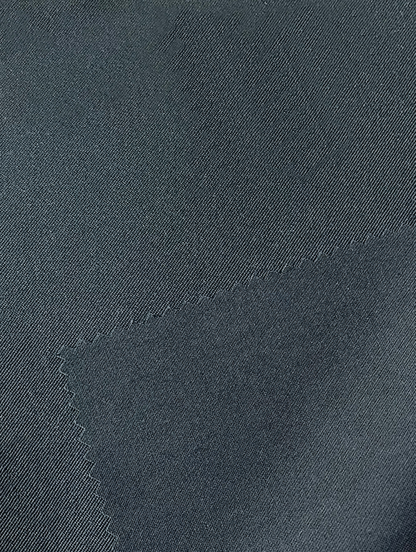 TR SUITING AH-62722 72%T+28%R عملکرد بهتری نسبت به سایر الیاف طبیعی و مصنوعی دارد.